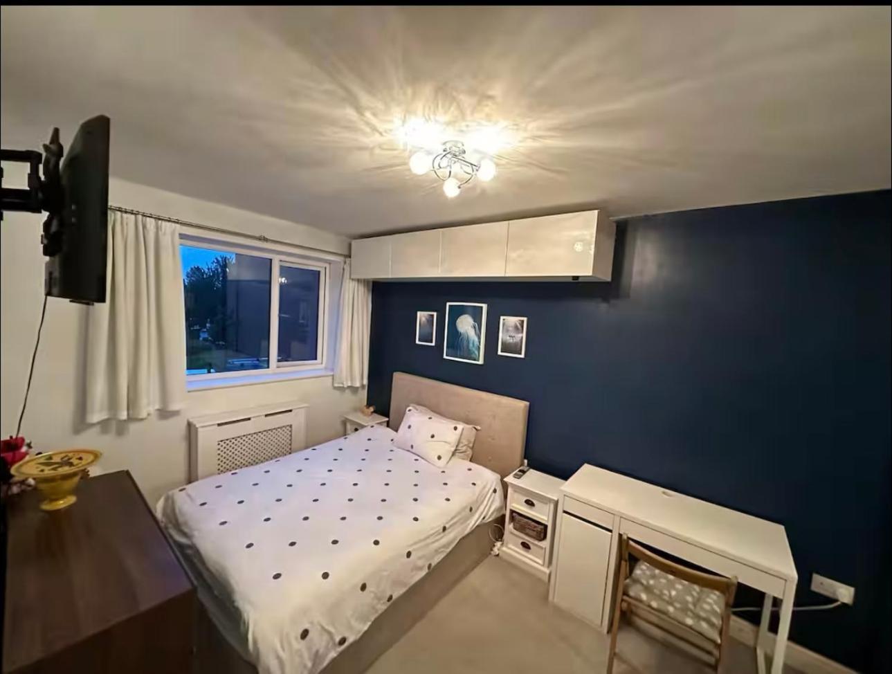 Room In Лондон Екстер'єр фото